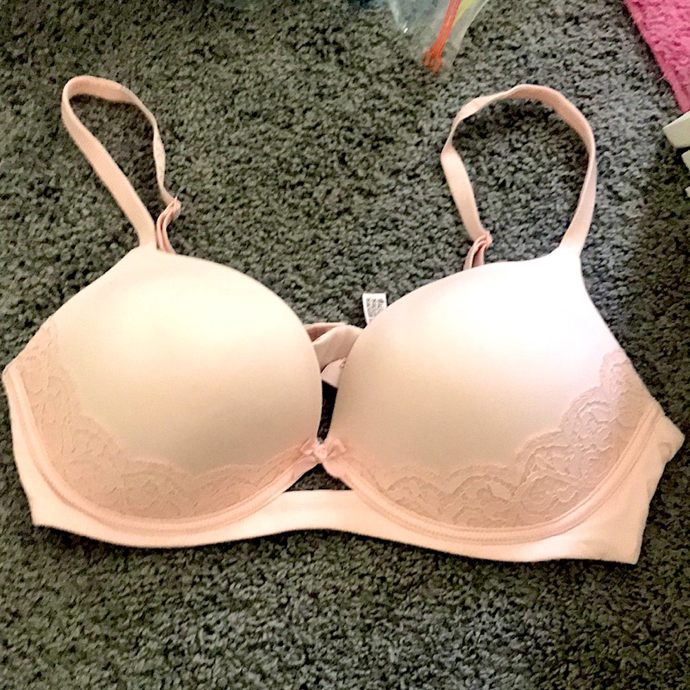 Body by Victoria’s Secret Wireless Bra 36C